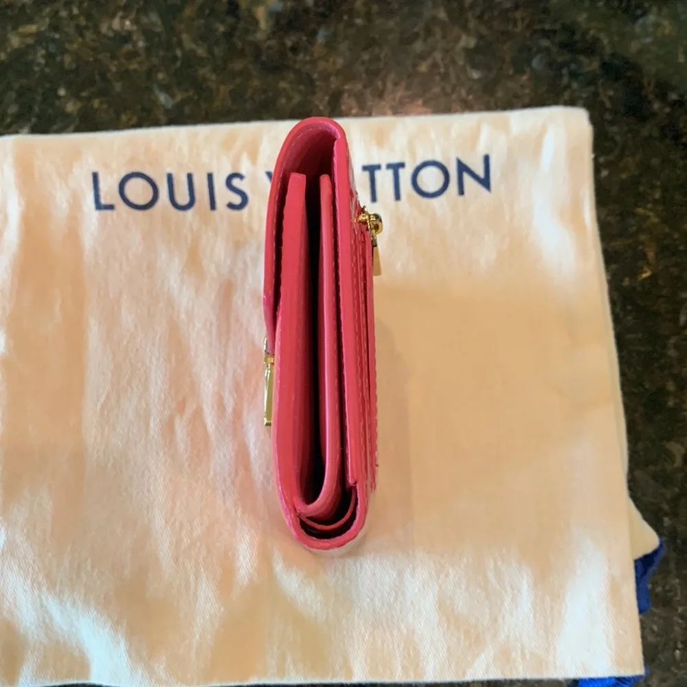 SOLD Louis Vuitton Vernis Koala Wallet - Picture 7 of 17